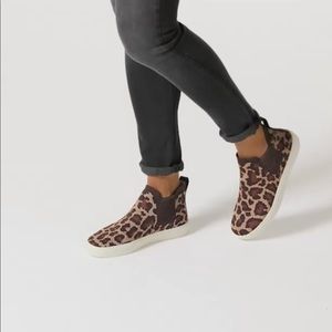 New Rothy’s The Chelsea Wildcat high top Sz 9.5